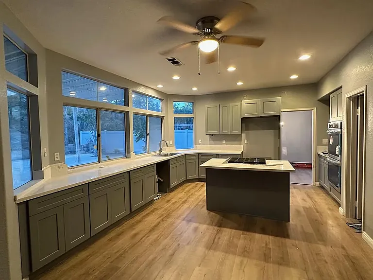 572 Hillsborough Way — Photo 9