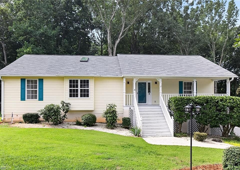 1st image of 363 Kelly Ln