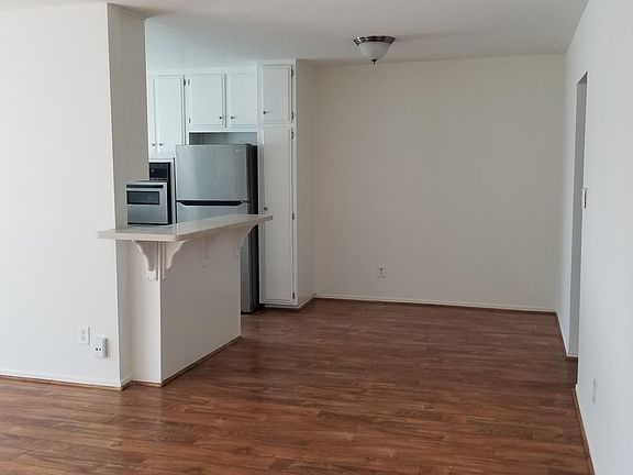 3rd image of 2660 Glendale Blvd APT 4