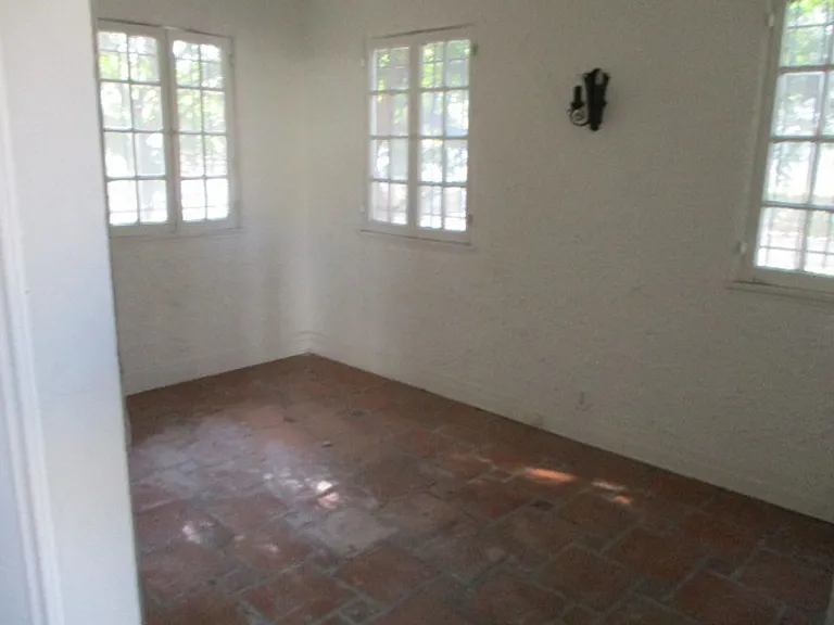 1086 88 Redondo Boulevard 5265 Edgewood Pl — Photo 7