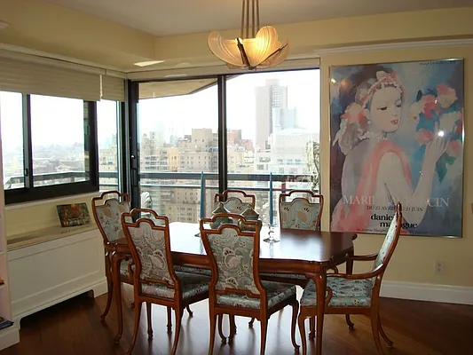 Sold by Sotheby's International Realty | media 17