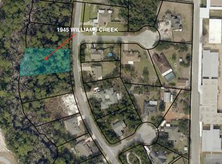 1945 Williams Creek Dr, Navarre, FL 32566