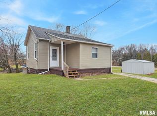 107 S Union St, Toulon, IL 61483