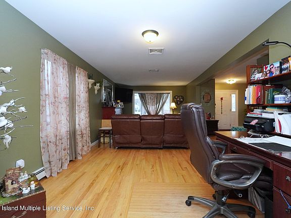 5th image of 70 Weed Ave