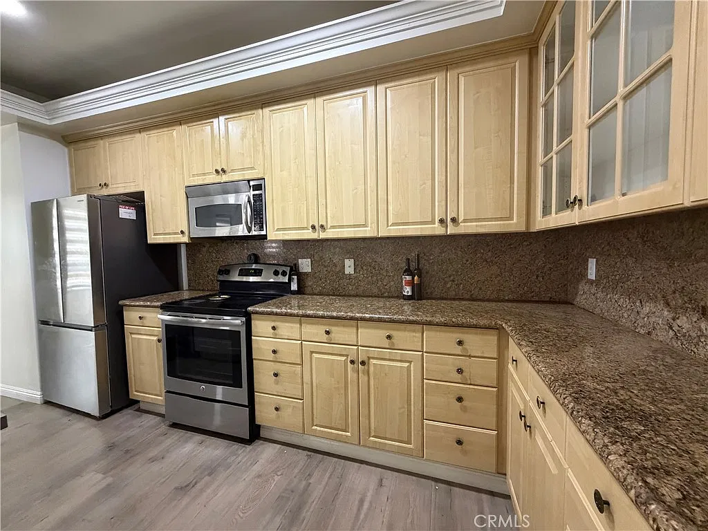 3 bed, 1779 sqft, $4,300 — Photo 1