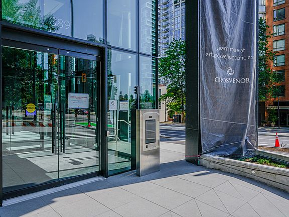 5th image of 889 Pacific St #807
