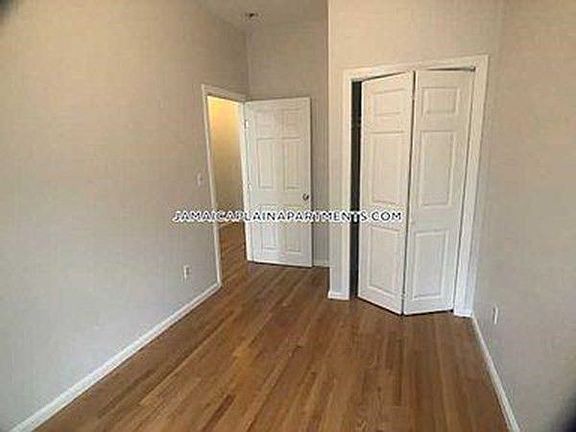 4th image of 3148 Washington St #2