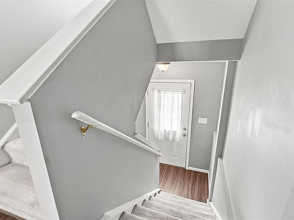 2nd image of 121 Scenic Hill Dr