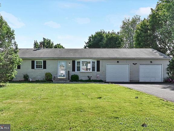 3rd image of 685 Wedgewood Dr