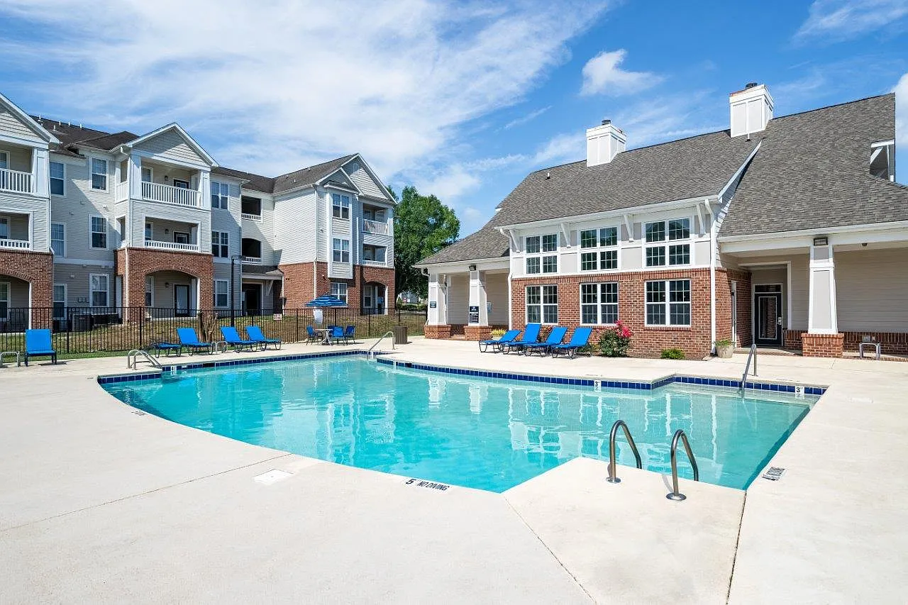Falls Creek Apartments and Townhomes — Photo 1