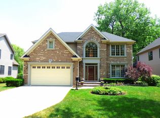 105 Travers Ave, Wheaton, IL 60187