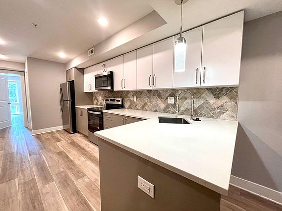 4th image of 1939 W Berks St #3C