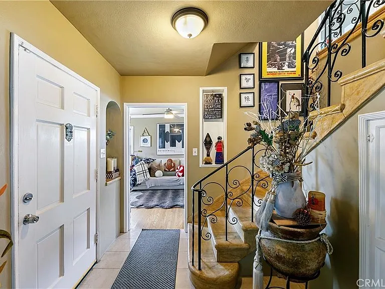 3907 Edgehill Dr — Photo 24