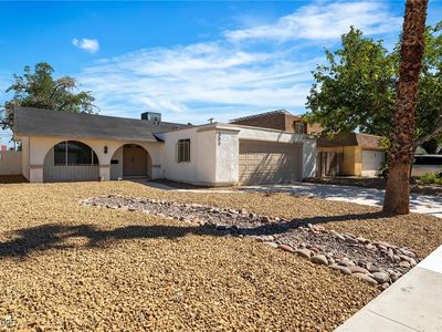 304 N Torrey Pines Dr, Las Vegas, NV, 89107