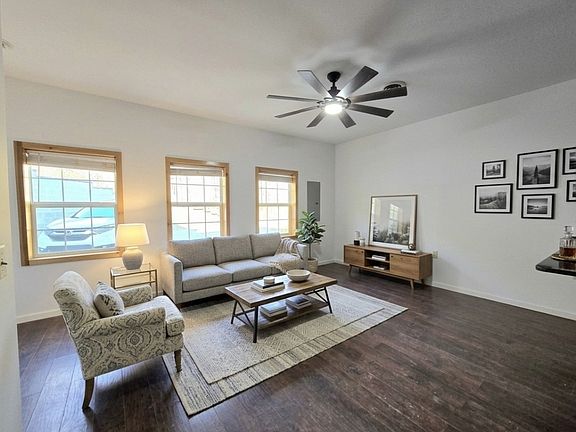 5th image of 321 S John Locke Rd