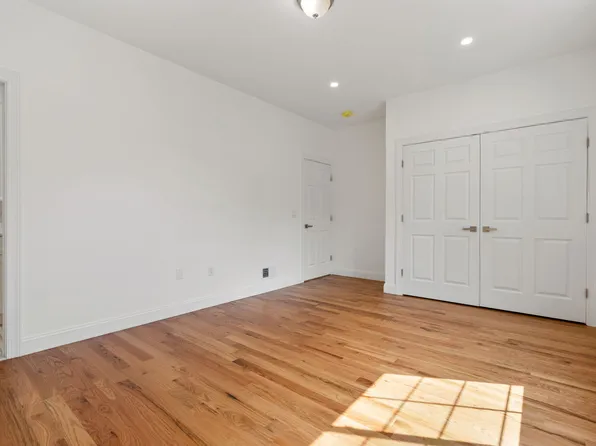 1380 Clove Road image 24 of 40