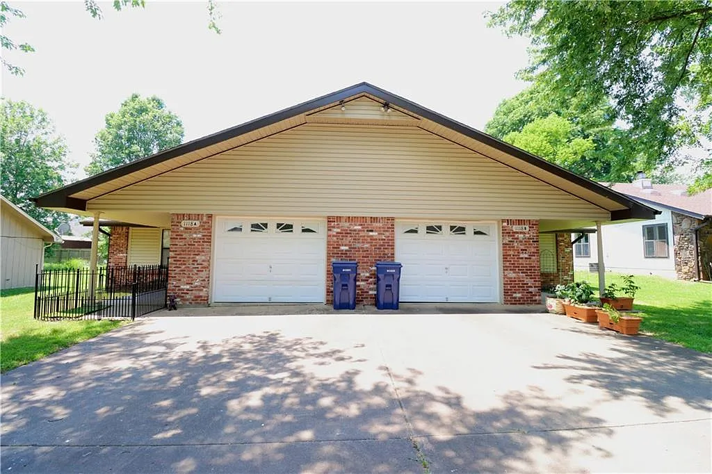 2 bed, 1200 sqft, $1,250 — Photo 1