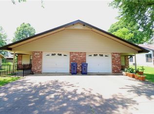 1118 Whipporwill Ln #B, Siloam Springs, AR 72761