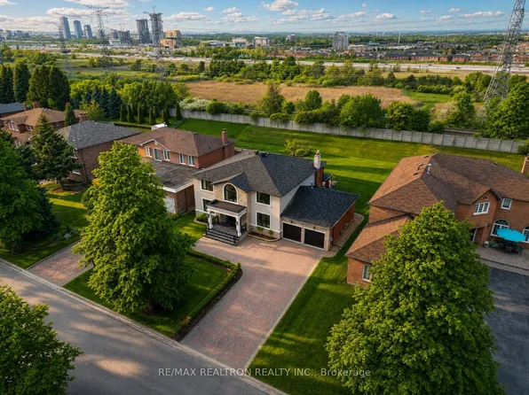 38 Beckenridge Dr, Markham, ON L3S 2V7