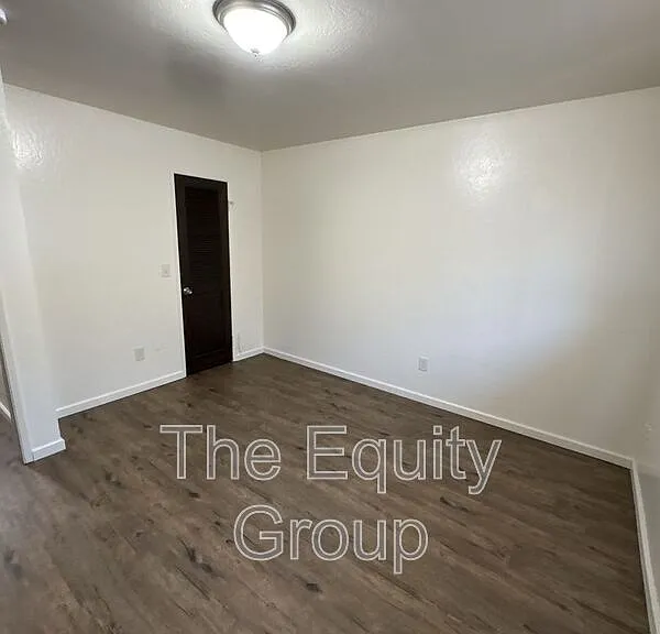 3501 W Colonial Ave #B — Photo 7