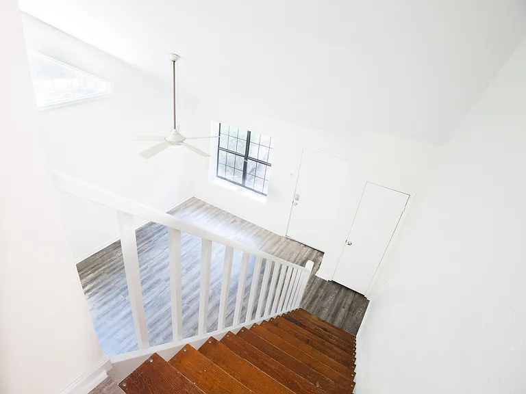 194 Parkbrook Cir — Photo 19