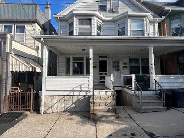 225 W Ridge St