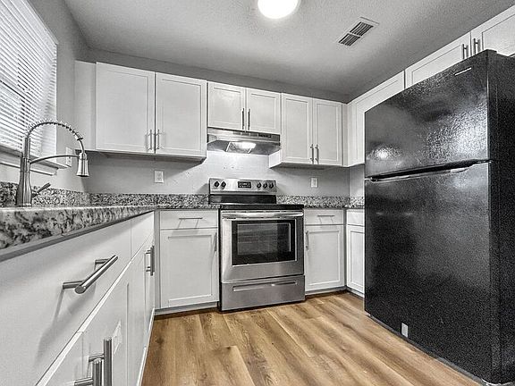 3rd image of 1329 Palmetto St