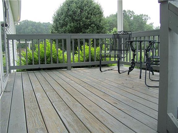 3rd image of 186 River Wood Dr
