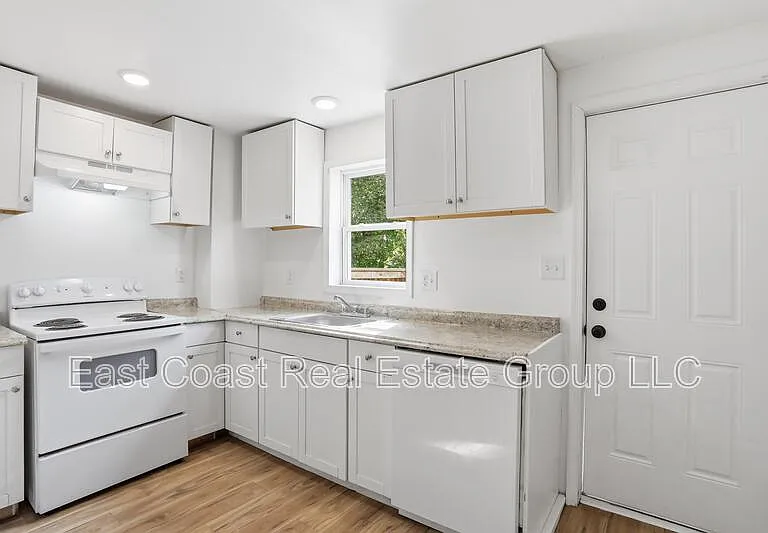 316 N High St — Photo 4