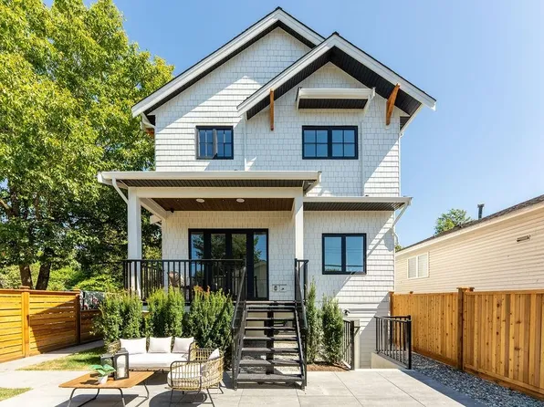 2598 E 16th Ave, Vancouver, BC V5M 2L5