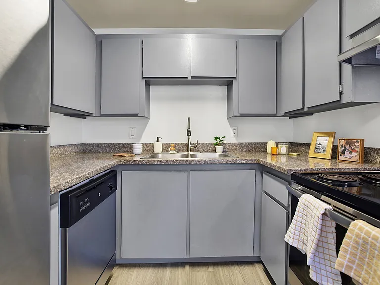 Arden Park Apartments — Photo 21