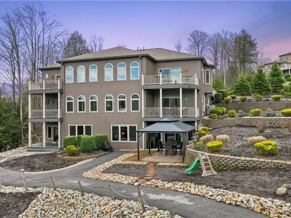 142 Pow Wow Ct, Central City, PA 15926