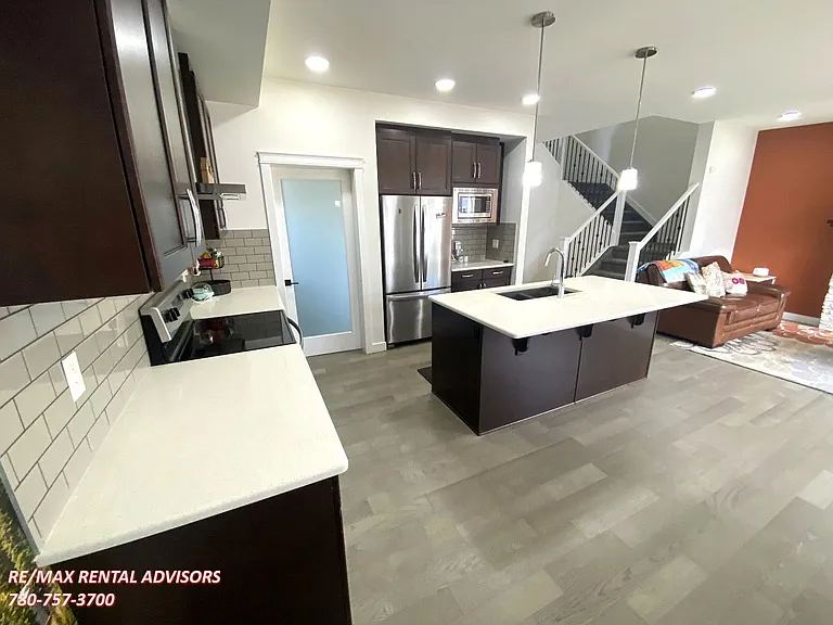 2443 15th Ave NW #UPPER — Photo 5