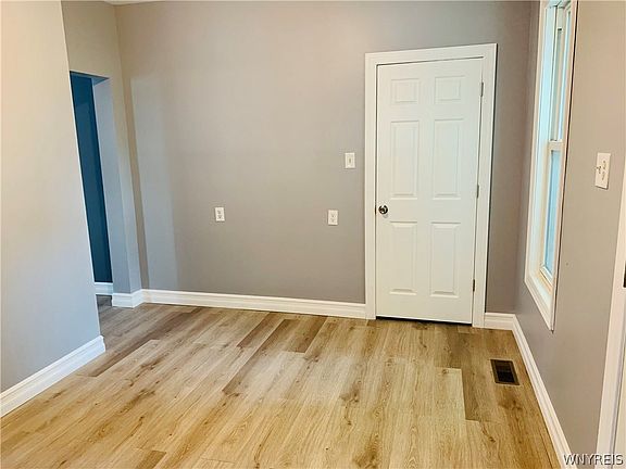 3rd image of 1645 Weston Ave