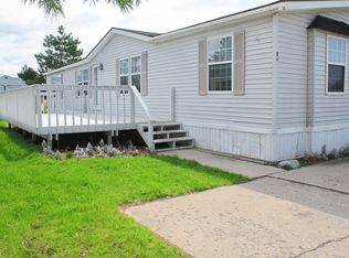 84 Pineview Dr, Flint, MI 48506