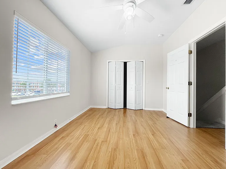 6400 46th Ave N #10 — Photo 10