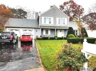 33 Colby Dr, Coram, NY 11727