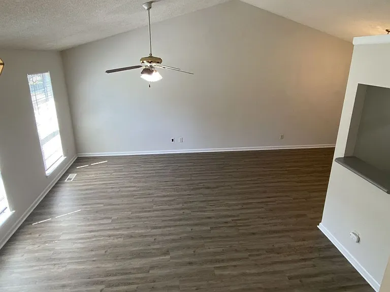 3122 Periwinkle Ct — Photo 9