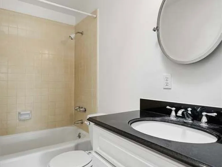 1320 Curtis Ave — Photo 6
