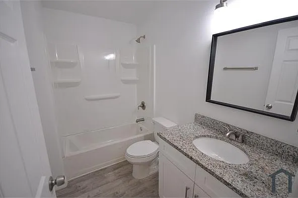 2225 Carver Ave — Photo 9