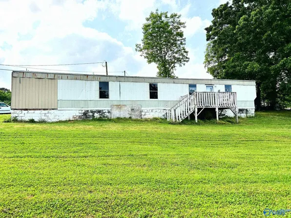 1904 Williamson St, Guntersville, AL 35976