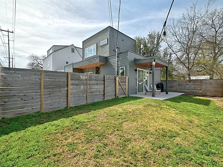 2812 E 4th St #2 — Photo 25