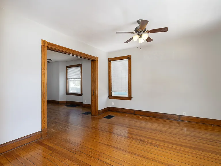 2892 Markbreit Ave — Photo 4