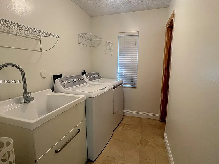759 NW 161st Ave — Photo 22