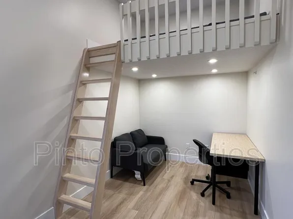 8719 110th St NW, Edmonton, AB