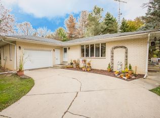 W3812 Beaver Dr, Lake Geneva, WI 53147