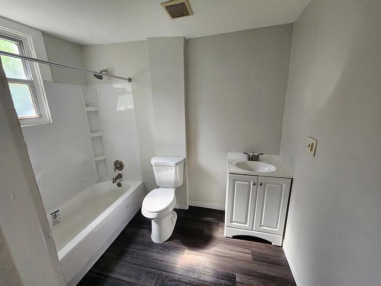 3815 Cass Ave — Photo 7