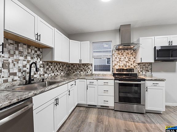4th image of 6423 Maple St