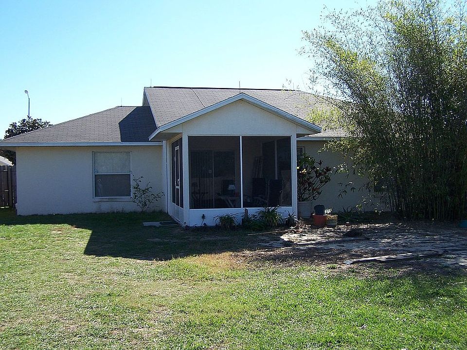 2nd image of 106 Meadowglen Ct