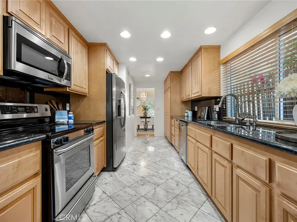 22392 Woodgrove Rd, Lake Forest, CA 92630